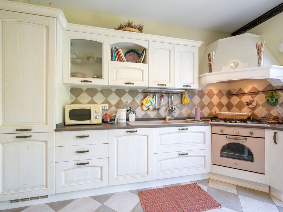 Interior Design, Kitchen, Furniture, Home, Cabinetry, Flooring, Countertop, Ceiling, Room, Apartment