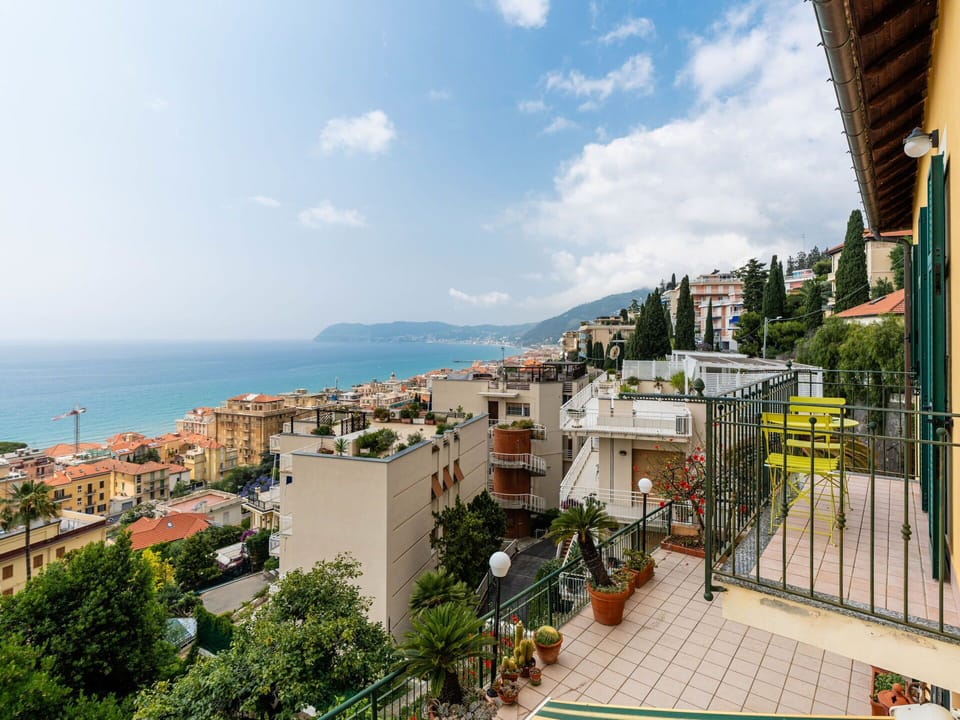 Apartment, Balcony, Houseplant, Flowerpot, Hotel, Penthouse Apartment, Resort, Resort Town, Eco Hotel