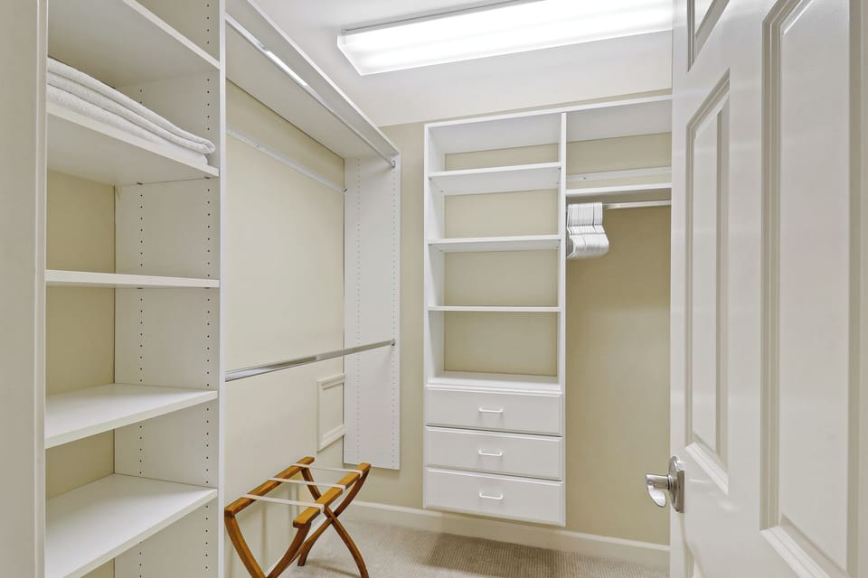 8 Beach Lagoon | Bedroom 1 Closet - 8 Beach Lagoon | Bedroom 1 Closet
