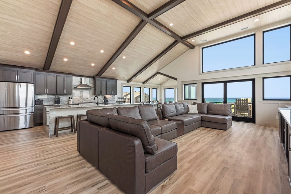 SN0693: Pelican Pelican Pelican | Top Level Living Area
