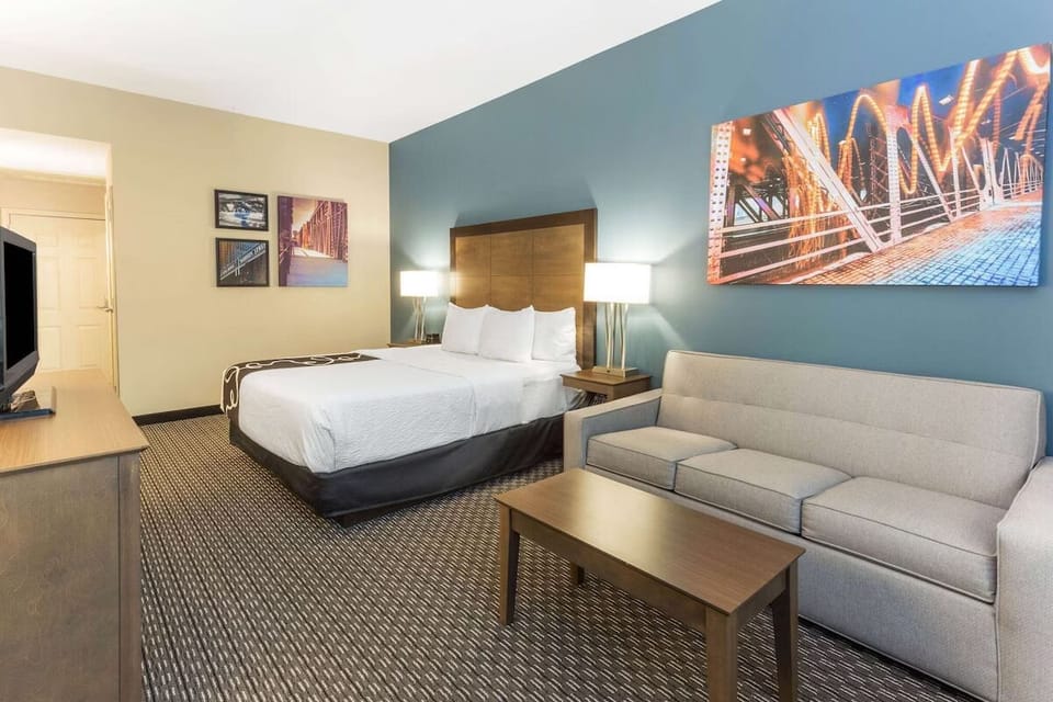 Unit with King size bed