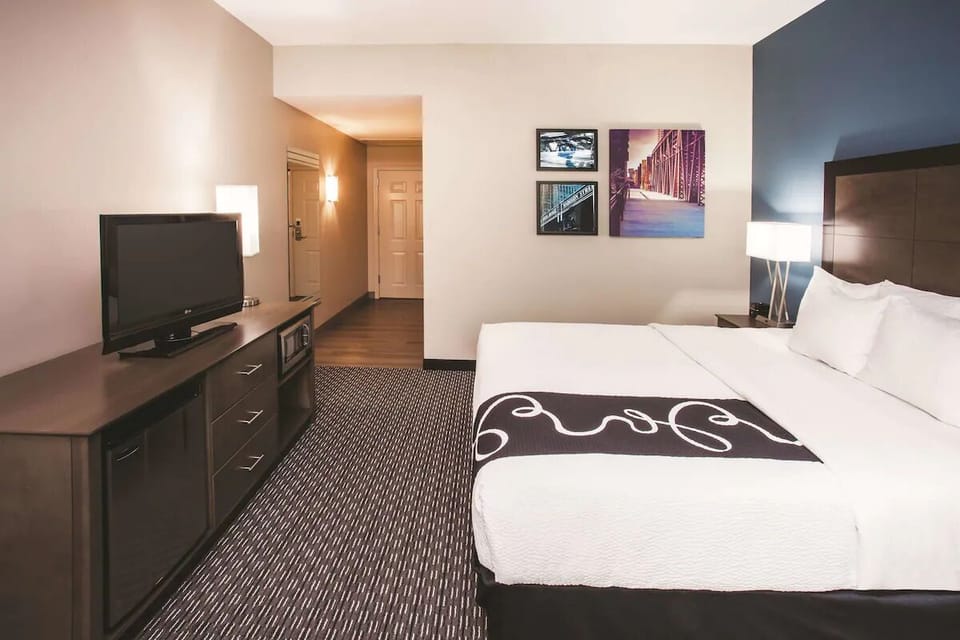 Unit with King size bed