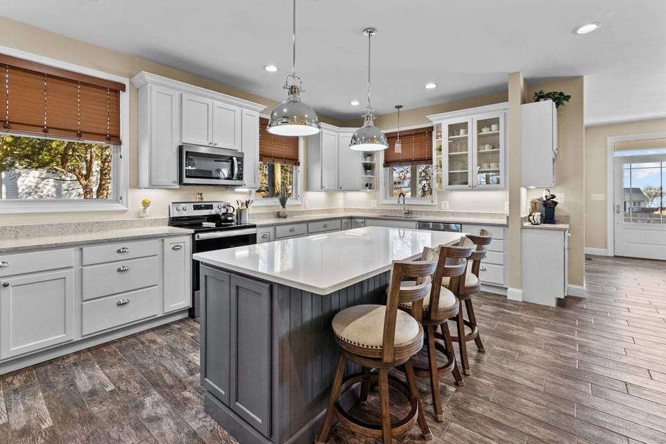 Fully Stocked Kitchen 