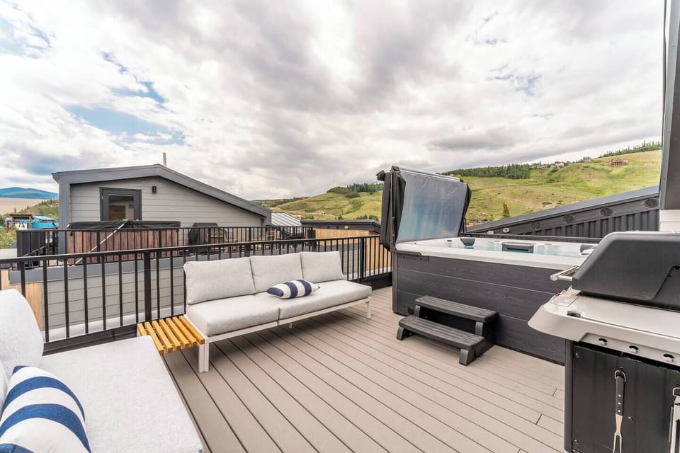Plenty of space to relax and enjoy the views on the roof deck.