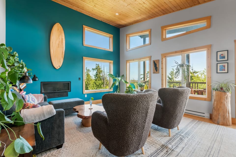 Beautiful spacious living room