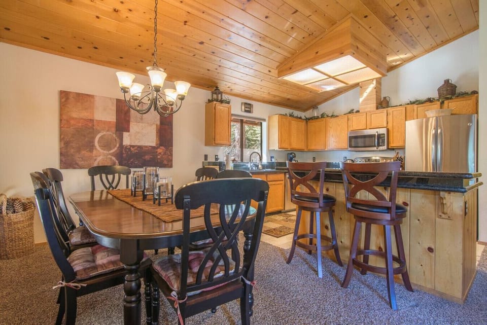 Fully equipped kitchen with everything needed for easy meals during your stay.