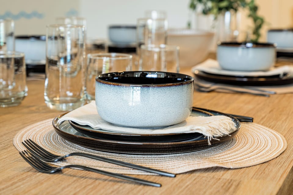 Table setup for the dining table