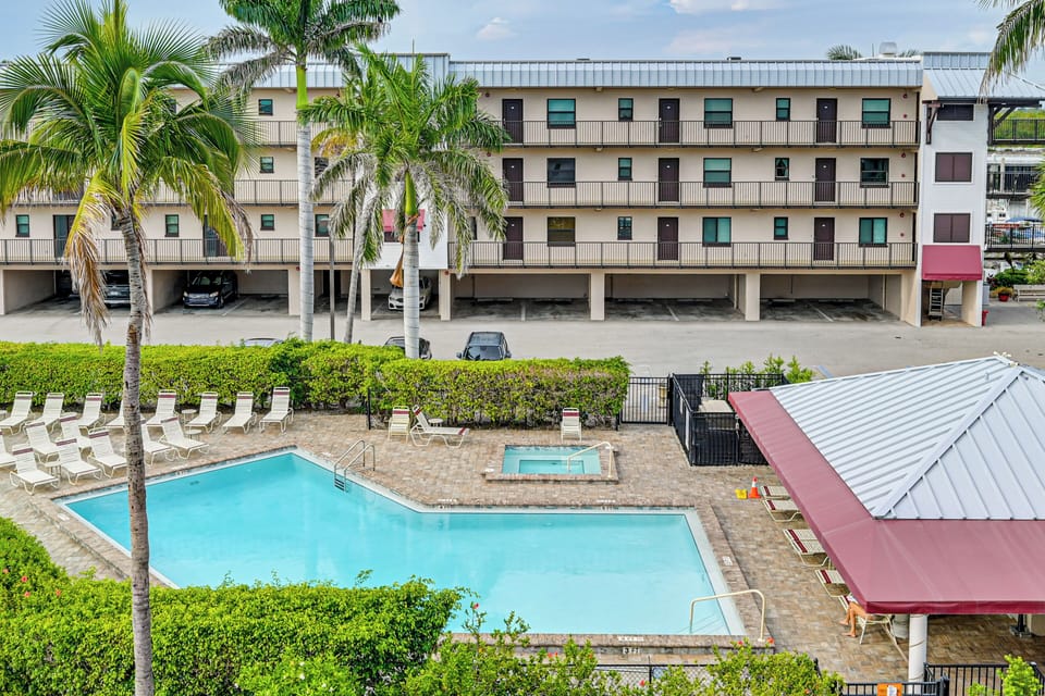 Beaumer Condominiums | Community Pool | Single-Story Unit | 3rd-Floor Condo