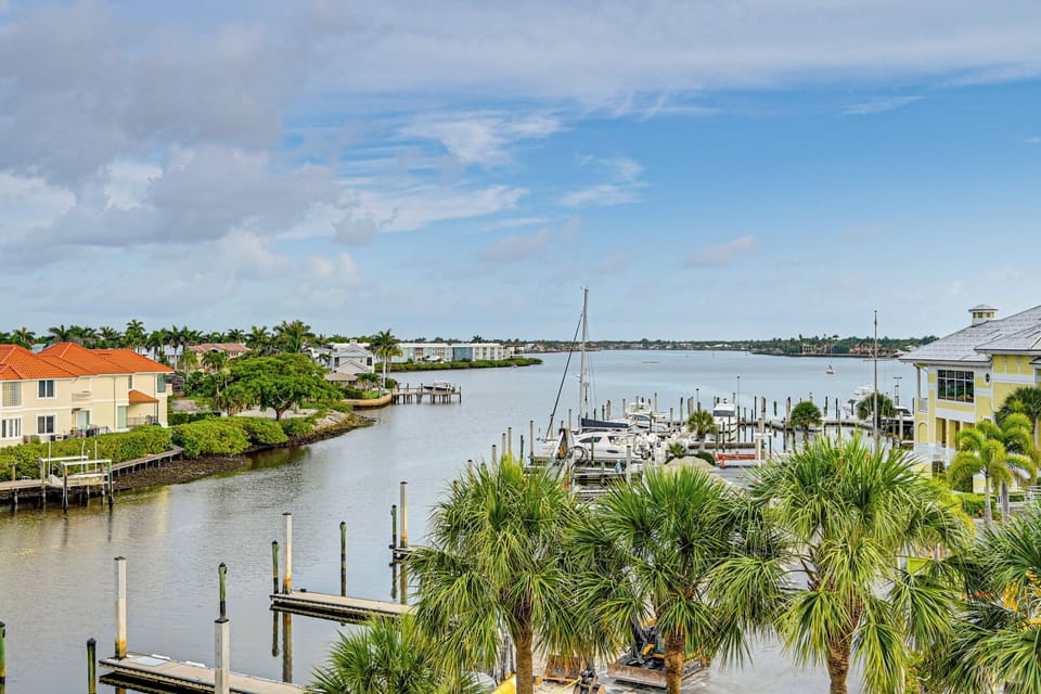 Naples Vacation Rental | 1BR | 1BA | 715 Sq Ft | Step-Free Access (Elevator)