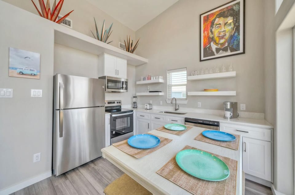Dining area and kitchen. (Dean Marlin)