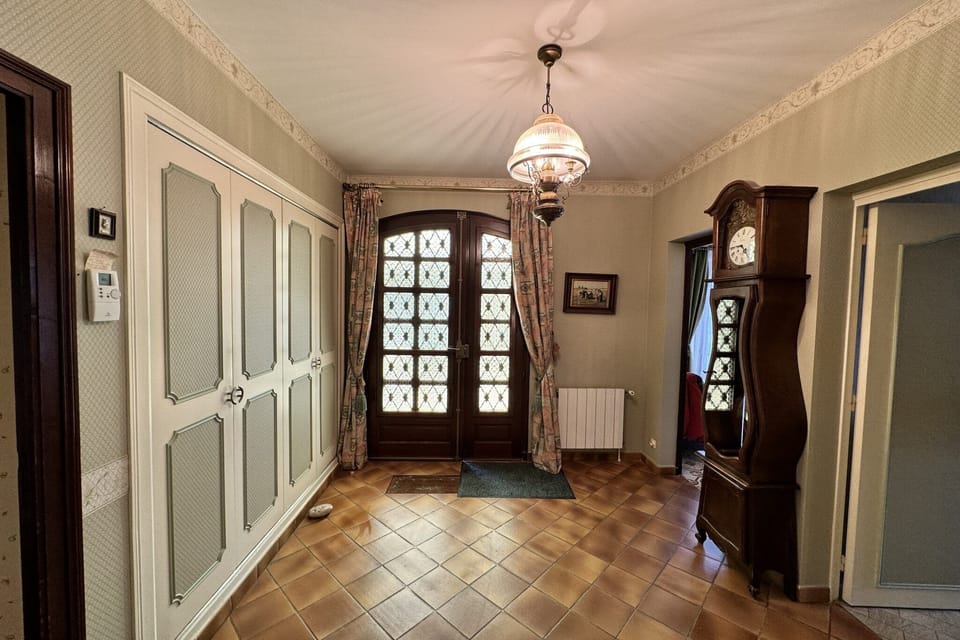 Entrance / Reception