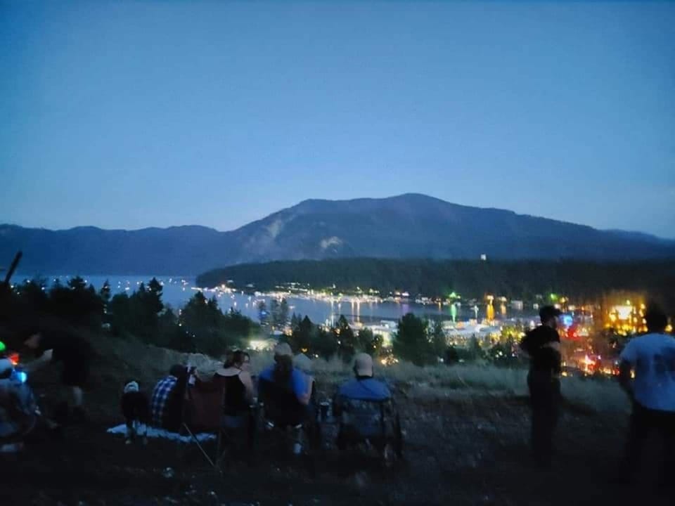 Captivating Nighttime View of Bayview
A Scenic Overlook Showcasing the Town's Twinkling Lights. This image captures a breathtaking nighttime view of the town of Bayview, Idaho, showcasing its picturesque setting 