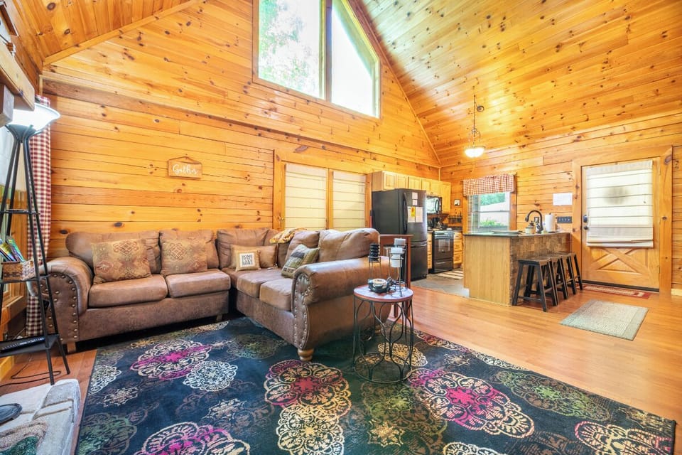 Bearburgh On The Lake's cozy living area