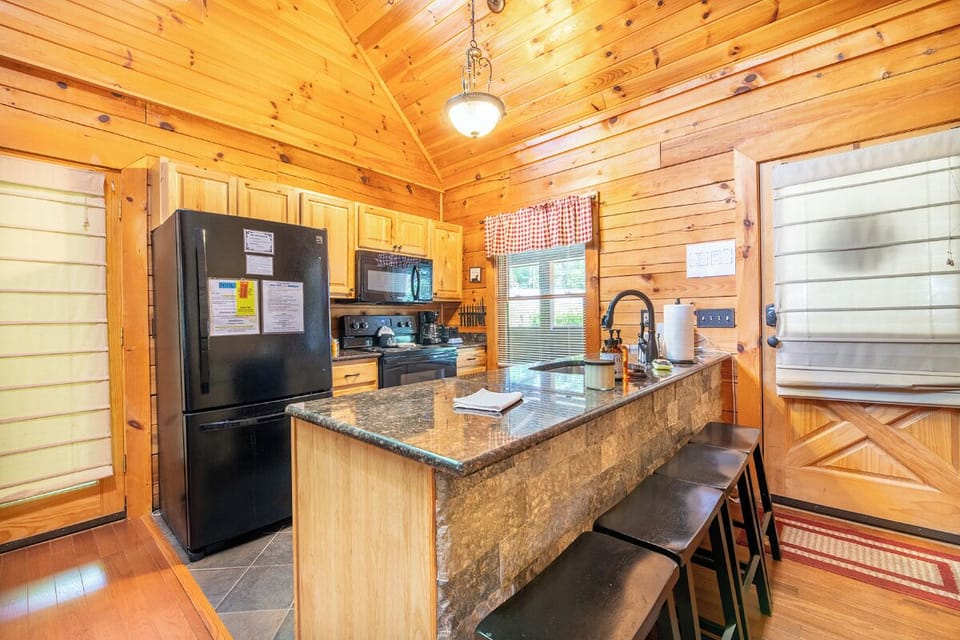 Bearburgh On The Lake's fully-equipped kitchen