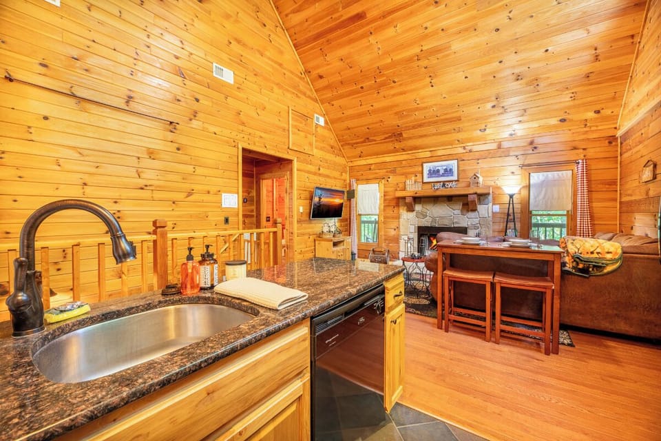 Bearburgh On The Lake's fully-equipped kitchen