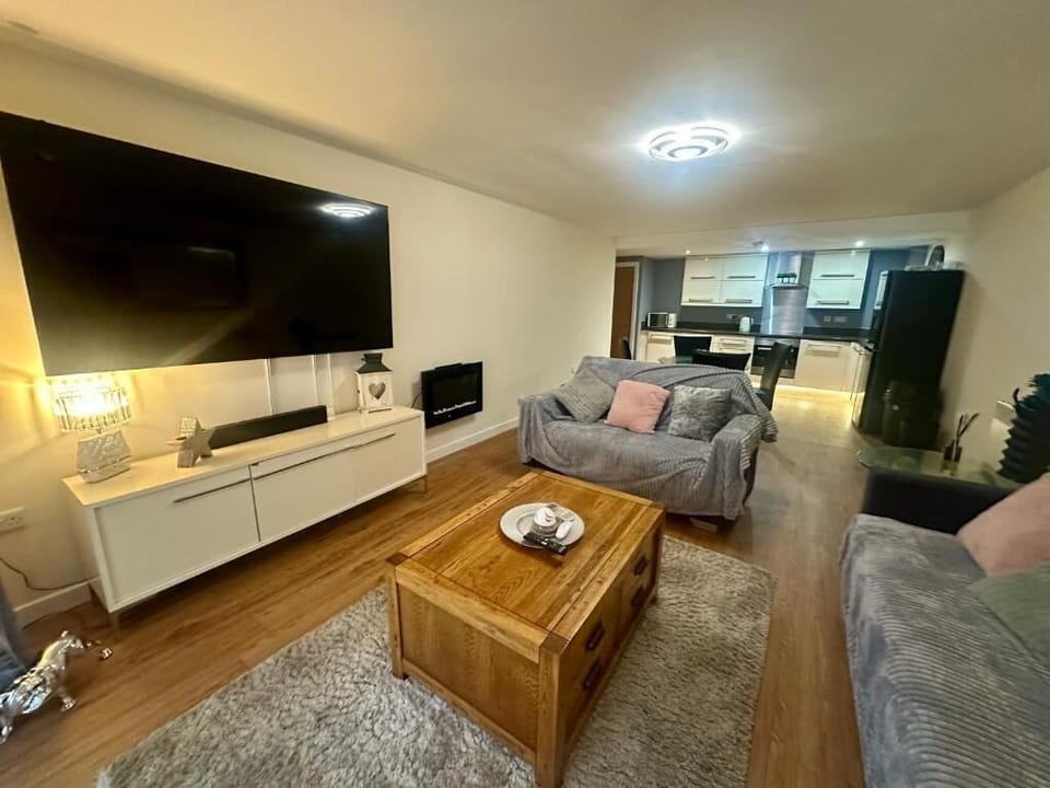 Living Room / Lounge