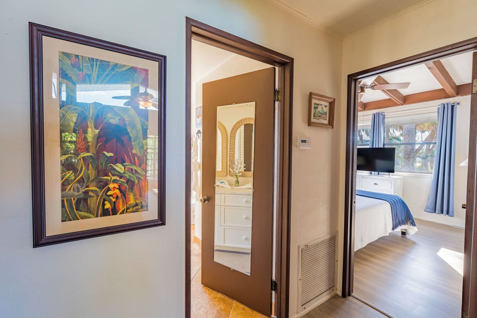 Guest bathroom hall