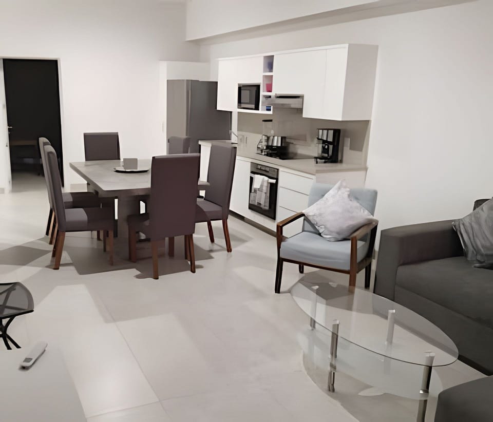 Kitchen or kitchenette,Dining area