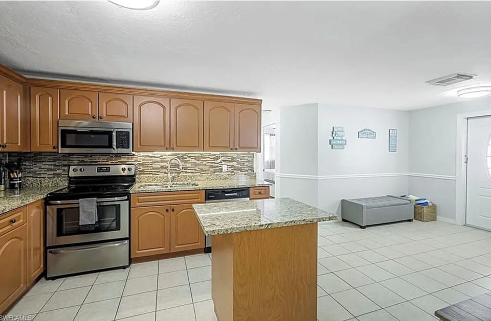 Island View  Great for entertaining
