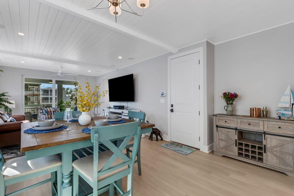 Dining Room - Open Dining/Living Concept