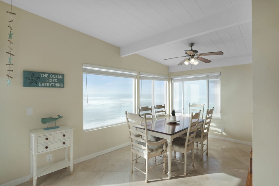 Dining Area (2)