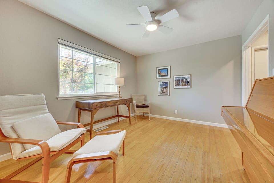 Reading Room | Piano
