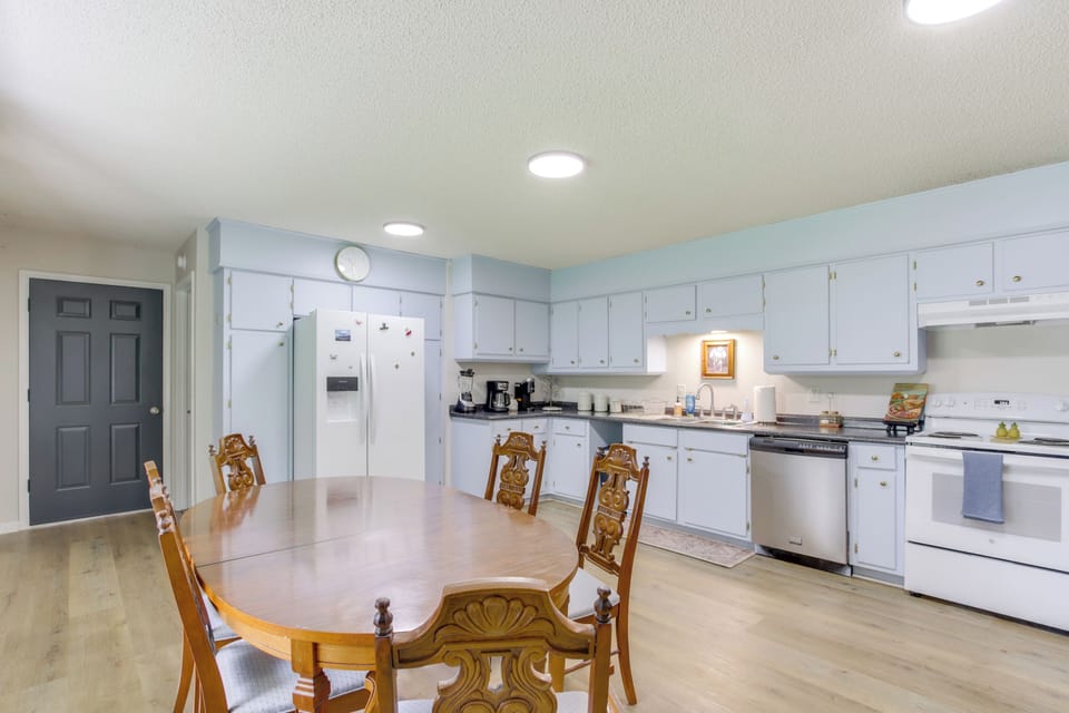 Kitchen & Dining Area | Upper Floor | Cooking Basics