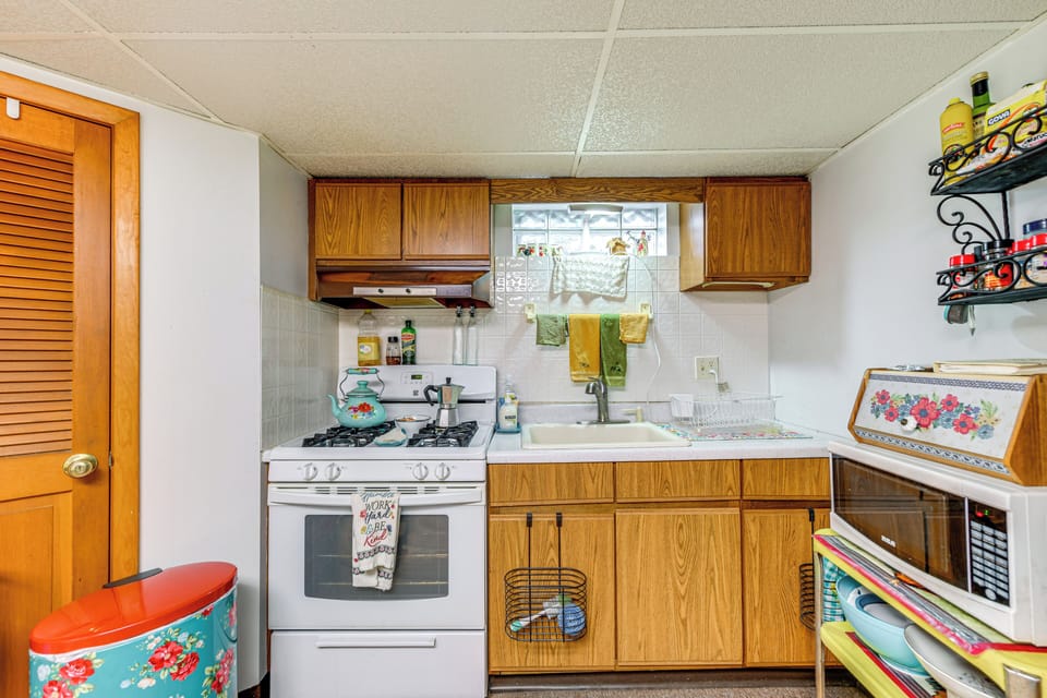 Kitchen | Keurig Coffee Maker | French Press | Tea Kettle | Cooking Basics
