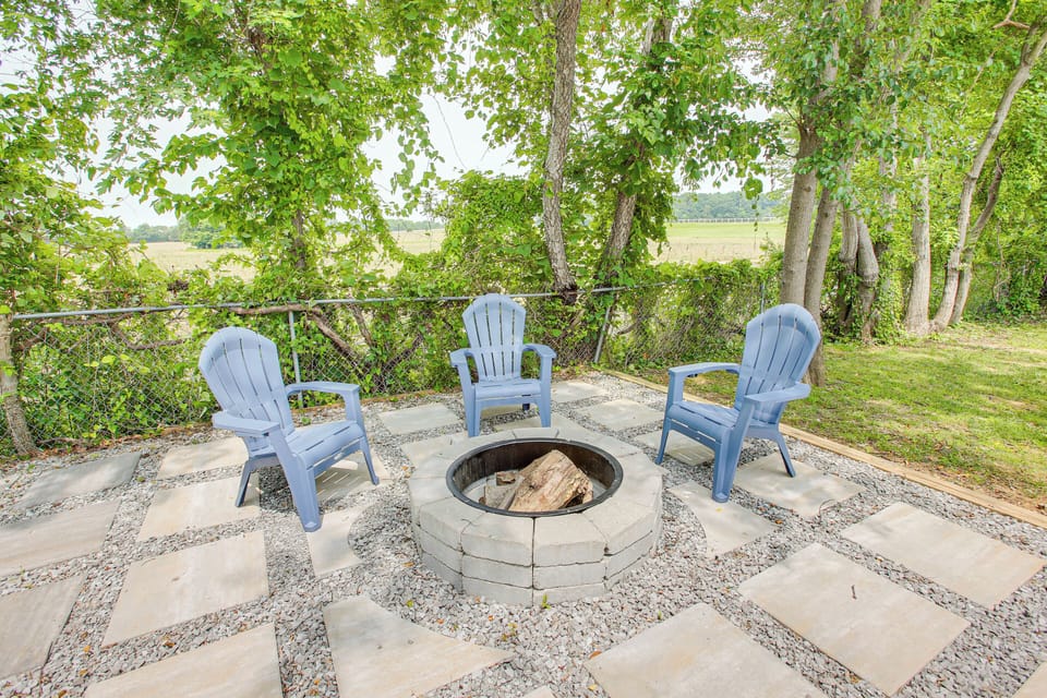 Franklin Vacation Rental | 3BR | 2BA | 1,300 Sq Ft | 1 Step Required