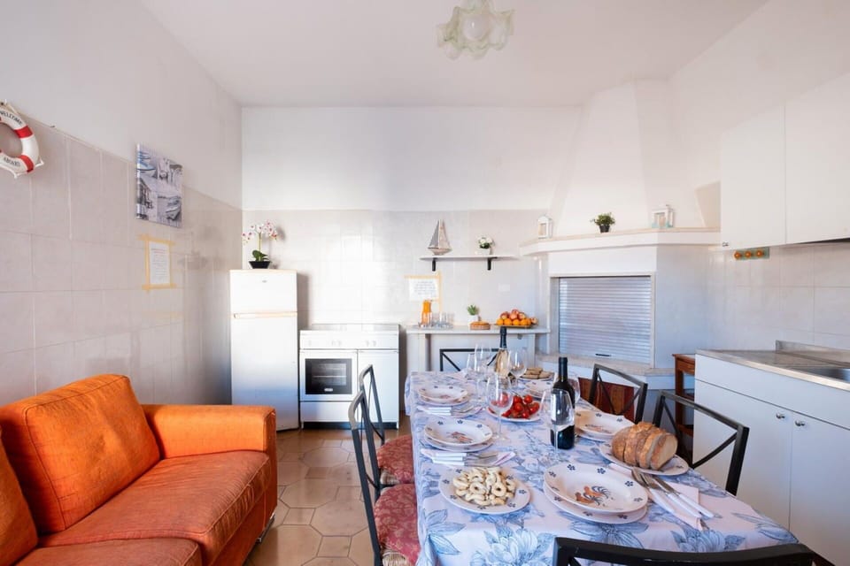 Autumn, Living Room, Spring, Summer