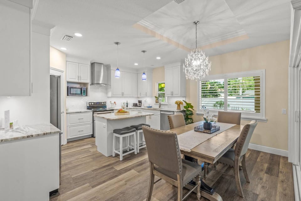 An open floor concept makes entertaining easy!