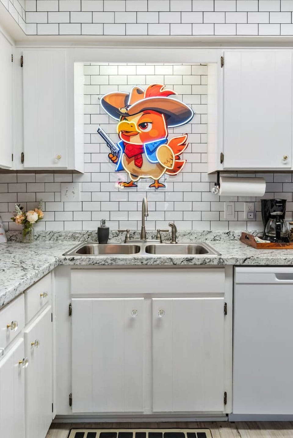 Bright and fun decor throughout this home to make for a memorable trip to Music City!