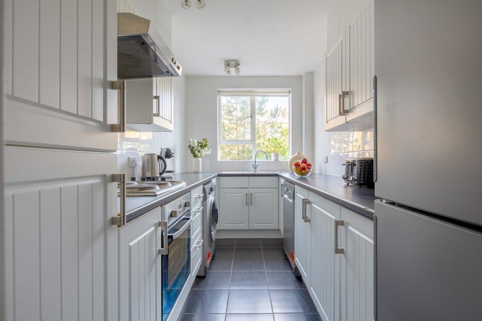 The kitchen is fully equipped to prepare a simple meal 