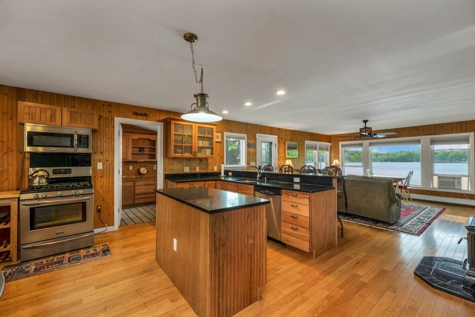 Well-equipped Kitchen