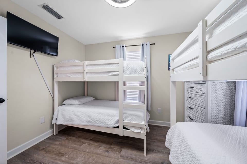 22 Wave Watch II Bedroom 3