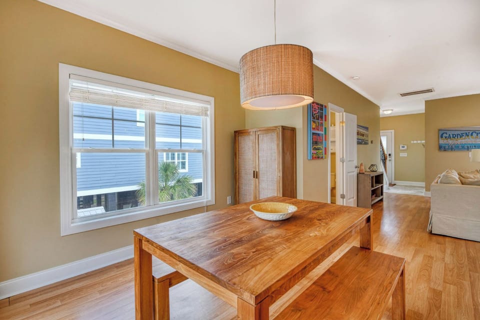 132 Garden City Retreat - Dining Area