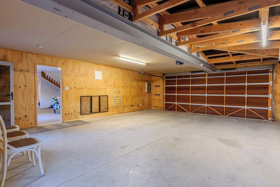 Huge internal access garage. Room fro two vehicles + all the bikes!