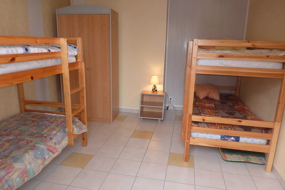 Bunk bed