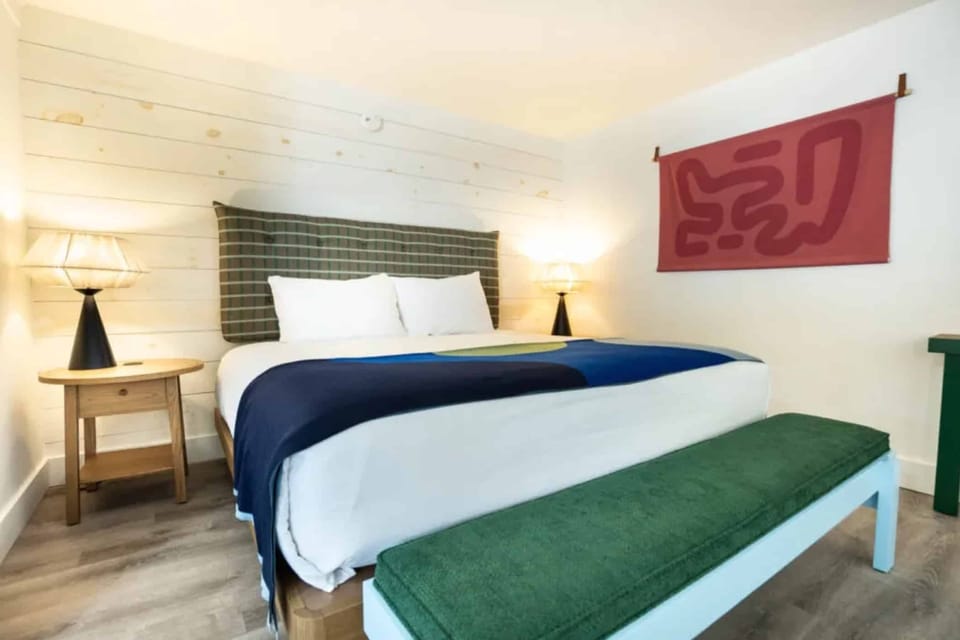 Unwind in crisp linens and calming, designer-crafted comfort.