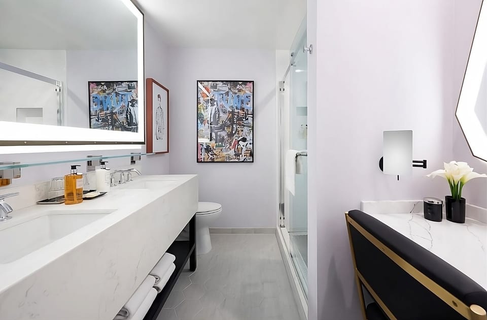 Full bathroom, with all the essentials provided!