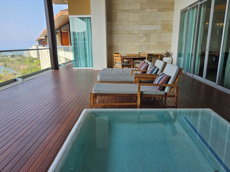 Plunge Pool on Terrace