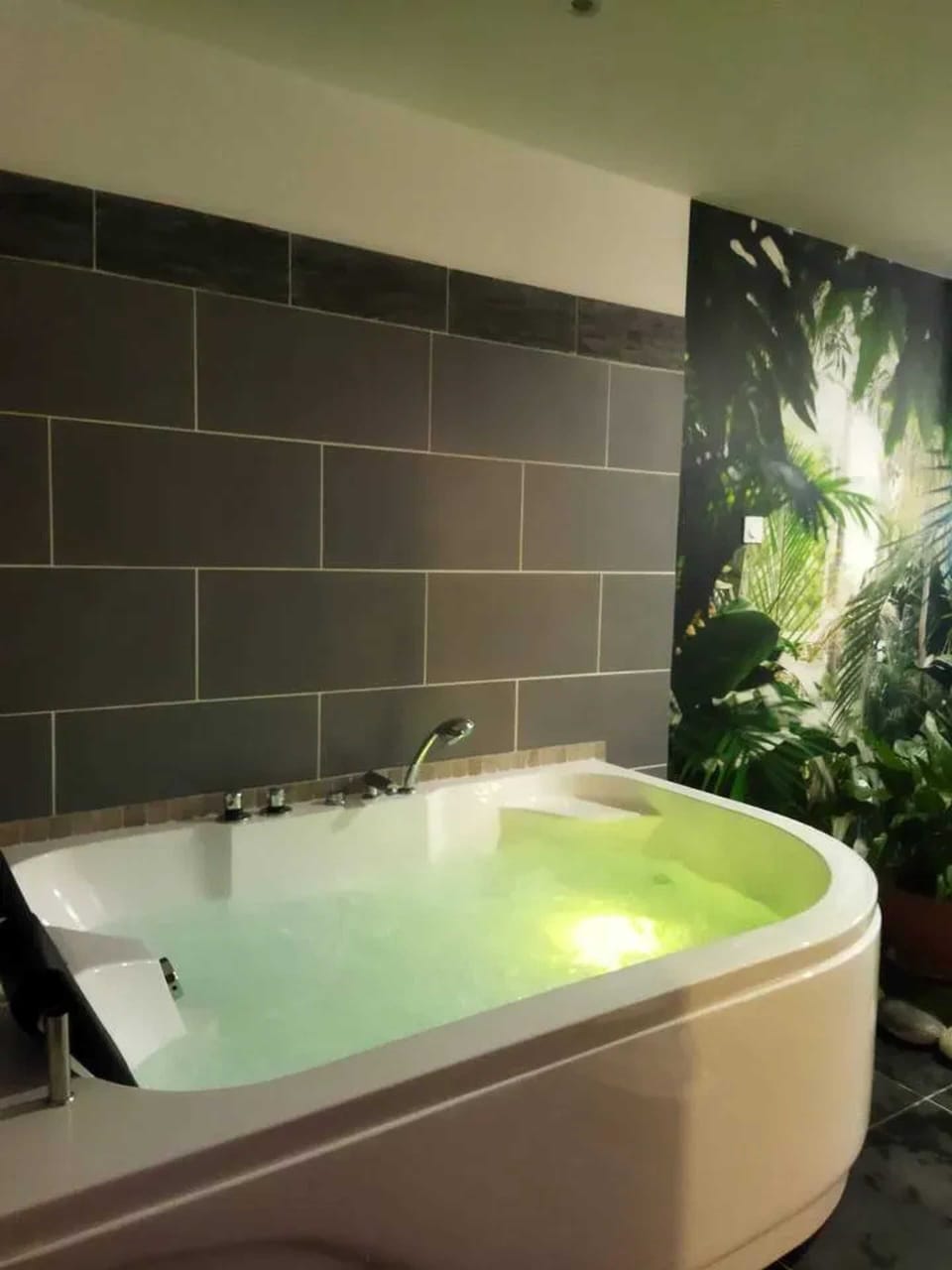 Jacuzzi