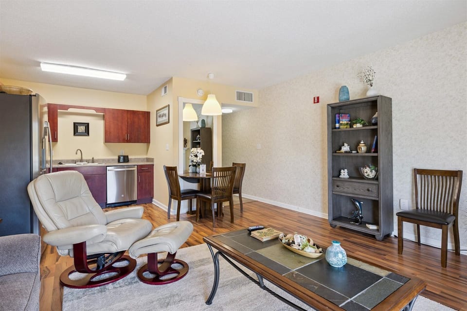 One bedroom Pigeon Forge Condo Whispering Pines 431 Mountain Vie