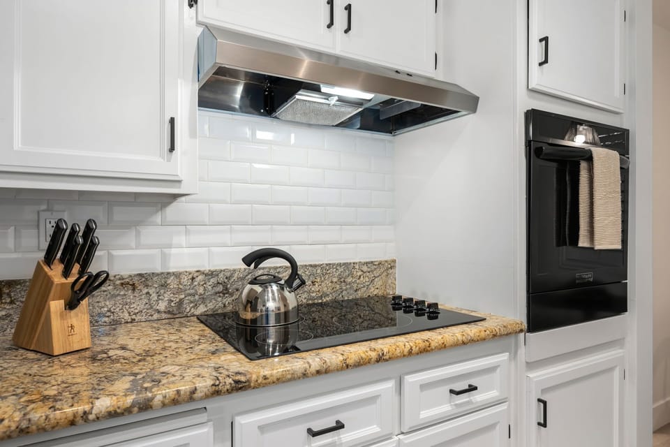 11 - seacliff-solmar-kitchen