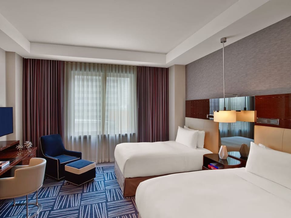 2 Double size beds