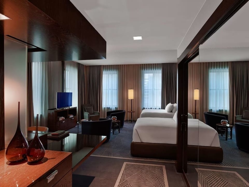 2 Double size beds