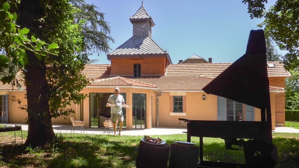 Domaine du Buc - Gite du pigeaonnier bbq_04_Original