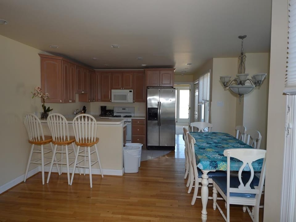 2nd Floor Dining Room (8) and breakfast bar (3)/Kitchen