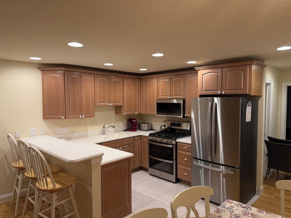 Full Kitchen - All stainless steel appliances - View 1