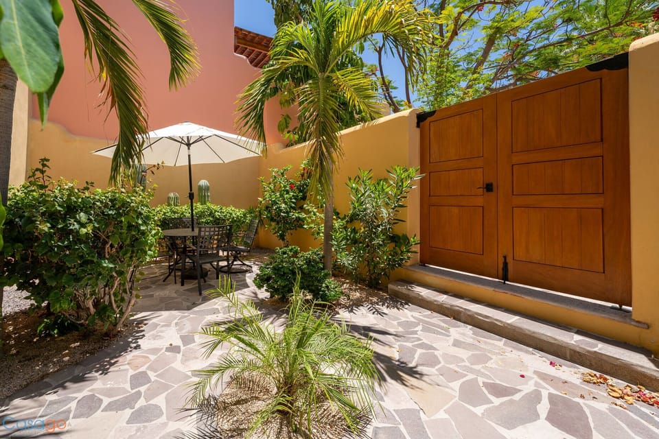Back patio 
Table /umbrella